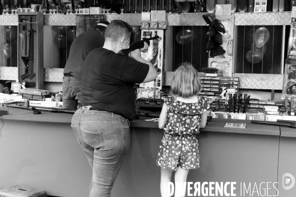 Fête foraine et voitures anciennes