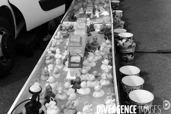 Fête foraine et voitures anciennes