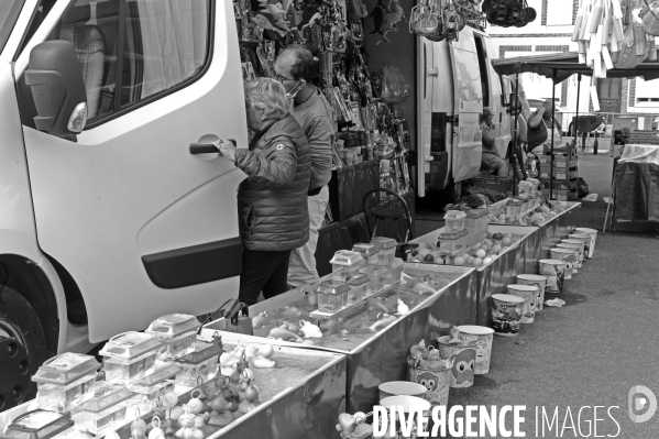 Fête foraine et voitures anciennes