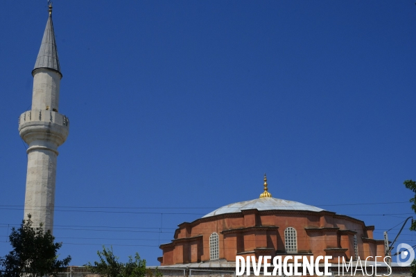 Anciennes ¢glises Byzantines, Assyriennes et Arméniennes, converties en Mosquées en Turquie. Ancient Byzantine, Assyrian and Armenian, Churches converted into Mosques in Turkey.