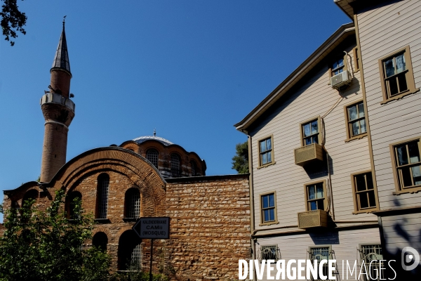 Anciennes ¢glises Byzantines, Assyriennes et Arméniennes, converties en Mosquées en Turquie. Ancient Byzantine, Assyrian and Armenian, Churches converted into Mosques in Turkey.