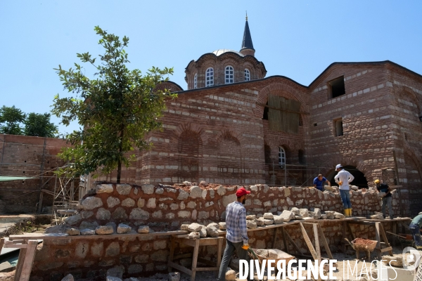 Anciennes ¢glises Byzantines, Assyriennes et Arméniennes, converties en Mosquées en Turquie. Ancient Byzantine, Assyrian and Armenian, Churches converted into Mosques in Turkey.