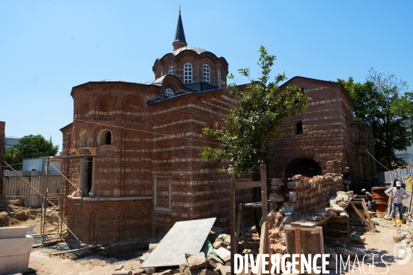 Anciennes ¢glises Byzantines, Assyriennes et Arméniennes, converties en Mosquées en Turquie. Ancient Byzantine, Assyrian and Armenian, Churches converted into Mosques in Turkey.