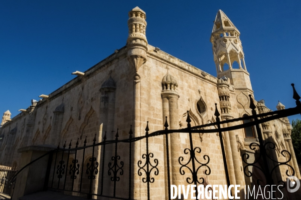 Anciennes Églises Byzantines, Assyriennes et Arméniennes, converties en Mosquées en Turquie. Ancient Byzantine, Assyrian and Armenian, Churches converted into Mosques in Turkey.