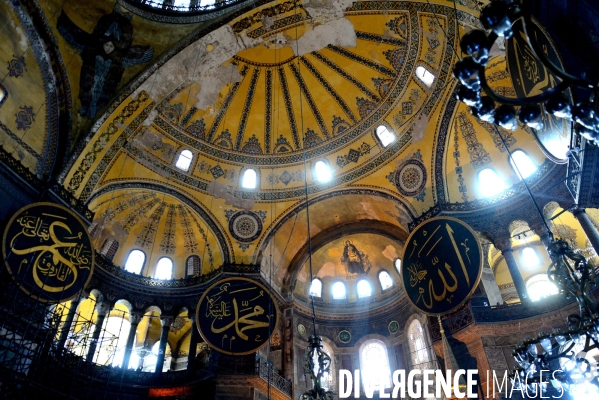 Sainte Sophie, Hagia Sophia, Ayasofya, ¢glise converti en mosquée à Istanbul. Hagia Sophia, Sainte Sophie, Ayasofya, Church converted into Mosque in Istanbul.