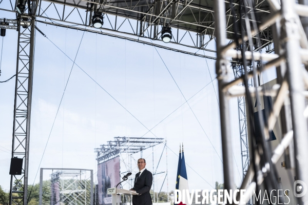 Jean Castex à l universite d été du MEDEF.