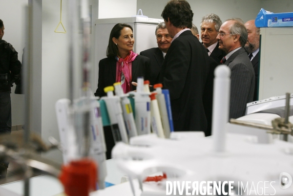 Segolene royal: deplacement en region centre auvergne, gueret, clermont-ferrand. visite d entreprises et rencontre avec la population.