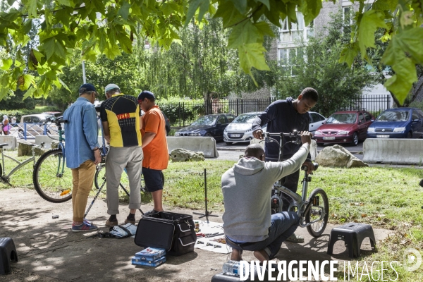 Atelier d auto-réparation de Vélos en Seine-Saint-Denis par l association  Aux Pignons sur Rue 