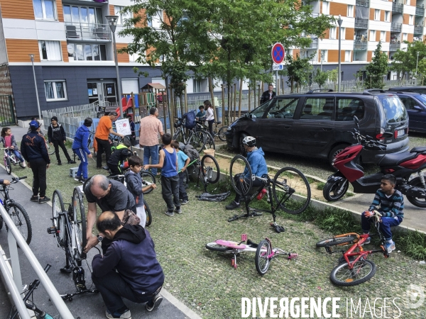 Atelier d auto-réparation de Vélos en Seine-Saint-Denis par l association  Aux Pignons sur Rue 