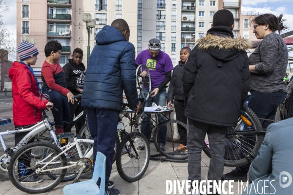 Atelier d auto-réparation de Vélos en Seine-Saint-Denis par l association  Aux Pignons sur Rue 