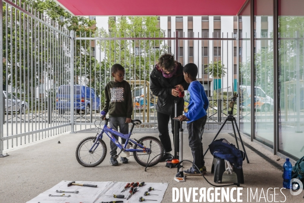 Atelier d auto-réparation de Vélos en Seine-Saint-Denis par l association  Aux Pignons sur Rue 