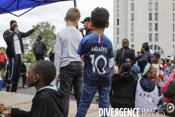 Atelier d auto-réparation de Vélos en Seine-Saint-Denis par l association  Aux Pignons sur Rue 