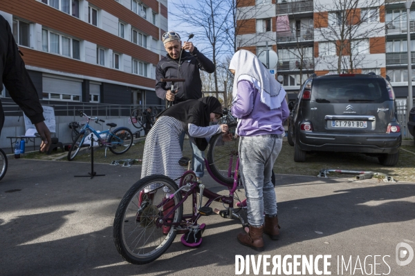 Atelier d auto-réparation de Vélos en Seine-Saint-Denis par l association  Aux Pignons sur Rue 