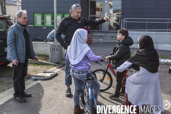 Atelier d auto-réparation de Vélos en Seine-Saint-Denis par l association  Aux Pignons sur Rue 