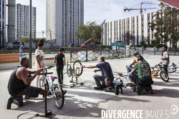 Atelier d auto-réparation de Vélos en Seine-Saint-Denis par l association  Aux Pignons sur Rue 