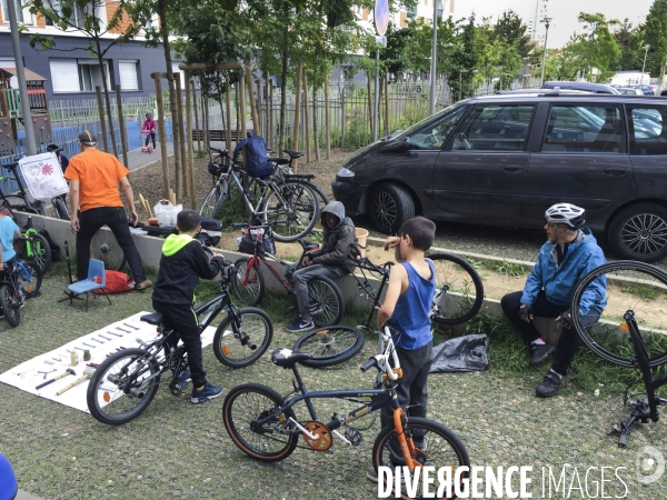 Atelier d auto-réparation de Vélos en Seine-Saint-Denis par l association  Aux Pignons sur Rue 