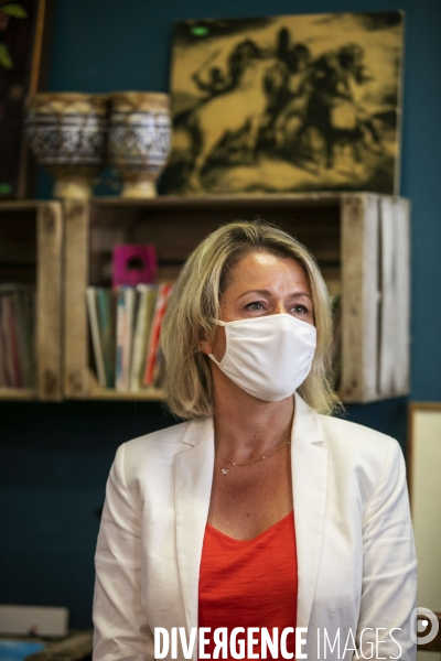 Barbara POMPILI visite la ressourcerie La Petite Rockette à Paris.