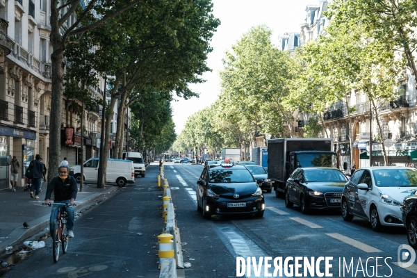 Paris - La cohabitation Velos - Voitures