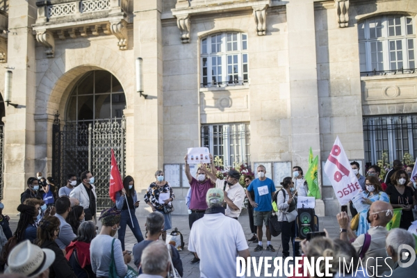 Manifestation sur la gestion de l eau à Saint-Denis