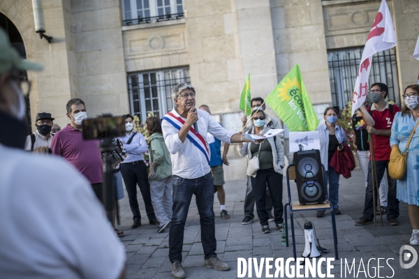 Manifestation sur la gestion de l eau à Saint-Denis