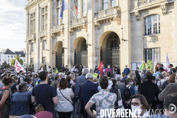 Manifestation sur la gestion de l eau à Saint-Denis