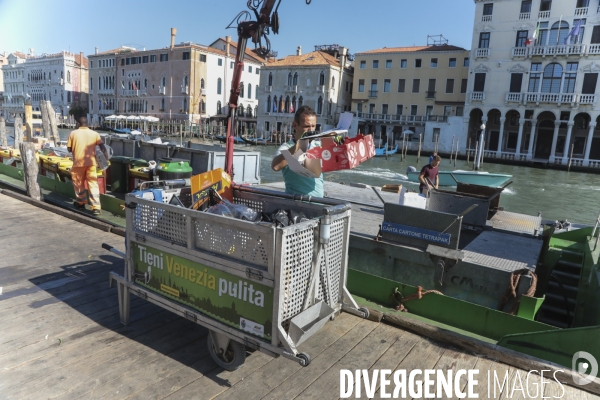 Ramassage des poubelles a venise