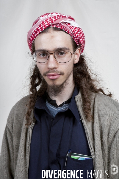 Farid BENYETTOU était la tête pensante de la filière des Buttes-Chaumont dans le 19ème arrondissement de Paris. Il est le mentor des frères Kouachi.