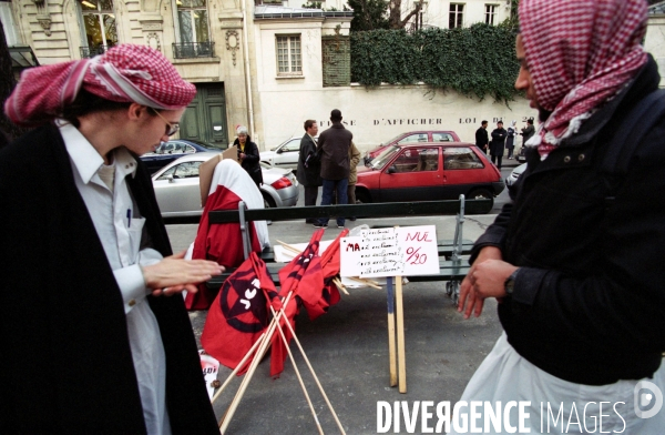 Farid BENYETTOU était la tête pensante de la filière des Buttes-Chaumont dans le 19ème arrondissement de Paris. Il est le mentor des frères Kouachi.