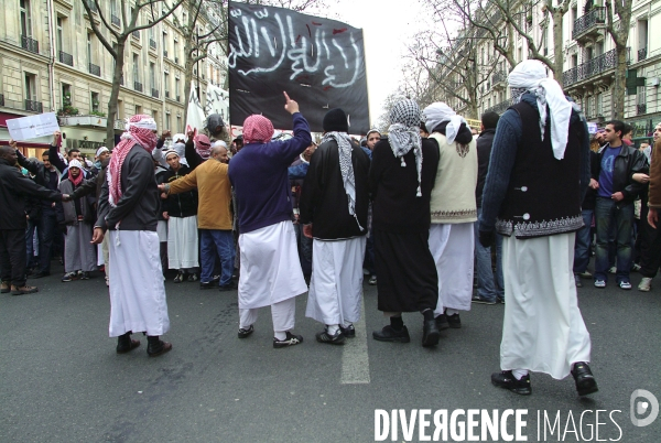 Farid BENYETTOU était la tête pensante de la filière des Buttes-Chaumont dans le 19ème arrondissement de Paris. Il est le mentor des frères Kouachi.