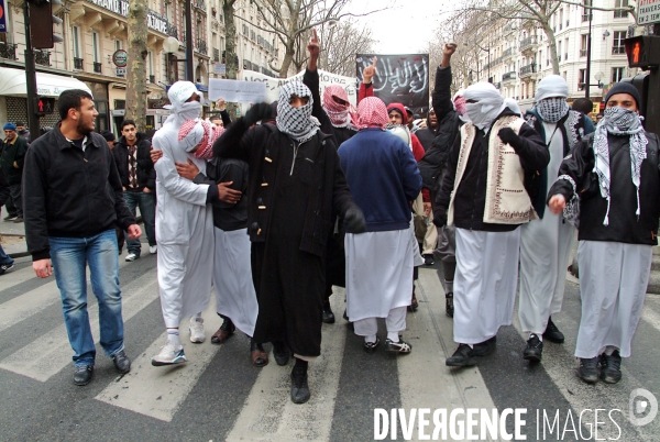 Farid BENYETTOU était la tête pensante de la filière des Buttes-Chaumont dans le 19ème arrondissement de Paris. Il est le mentor des frères Kouachi.