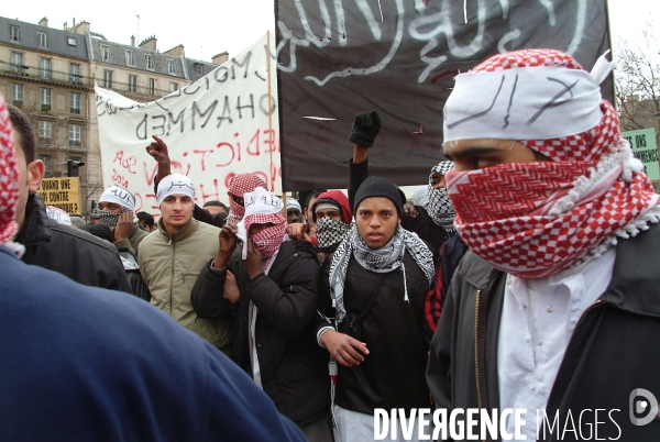 Farid BENYETTOU était la tête pensante de la filière des Buttes-Chaumont dans le 19ème arrondissement de Paris. Il est le mentor des frères Kouachi.