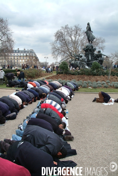 Manifestion contre les caricatures dans le magazine Charlie Hebdo en 2006.