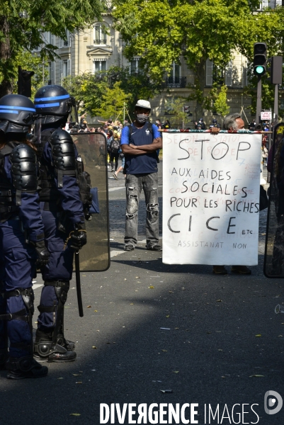 Manifestation GILETS JAUNES le 12 septembre2020, à Paris. Yellow vests 12 septembre 2020 in Paris
