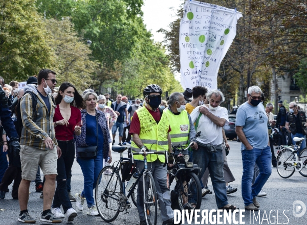 Manifestation GILETS JAUNES le 12 septembre2020, à Paris. Yellow vests 12 septembre 2020 in Paris.