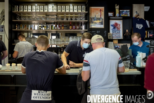 Génération Identitaire, réouverture de la Traboule, bar associatif.