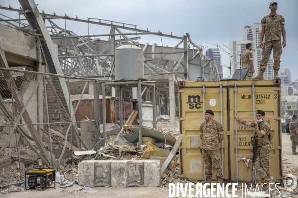 Les Armées française et libanaise déblaient de port de Beyrouth après l explosion du 4 aout 2020