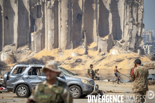 Les Armées française et libanaise déblaient de port de Beyrouth après l explosion du 4 aout 2020