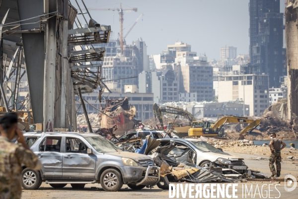 Les Armées française et libanaise déblaient de port de Beyrouth après l explosion du 4 aout 2020