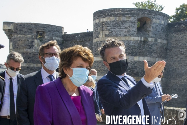 Roselyne Bachelot en déplacement à Angers sur le thème du patrimoine.