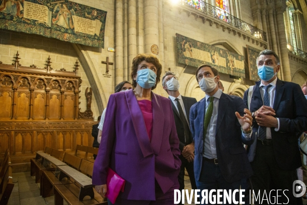 Roselyne Bachelot en déplacement à Angers sur le thème du patrimoine.