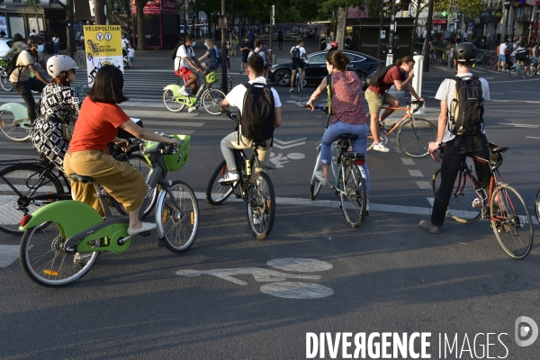 Le vélo à Paris, pistes cyclables.