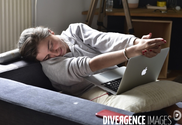 Rentrée universitaire bouleversée , cours à distance pour éviter la propagation du Covid 19.