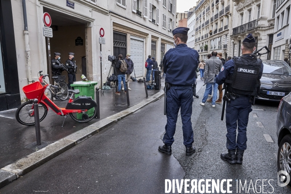 Attaque à l arme blanche près des anciens locaux de Charlie Hebdo