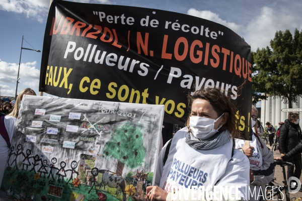 Manifestation pour les 1 an de l incendie de l usine de Lubrizol.