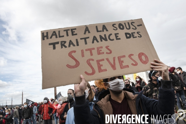 Manifestation pour les 1 an de l incendie de l usine de Lubrizol.