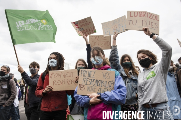 Manifestation pour les 1 an de l incendie de l usine de Lubrizol.