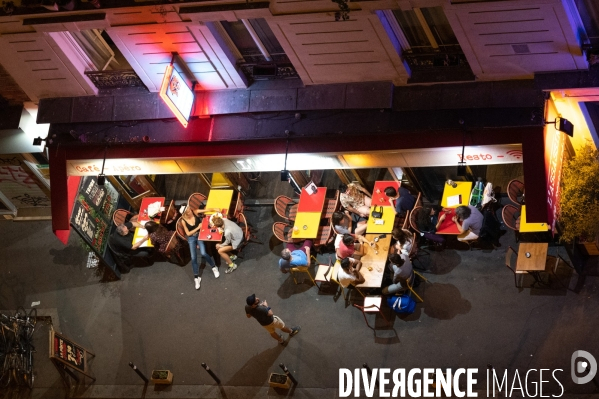 Café restaurant à Paris.