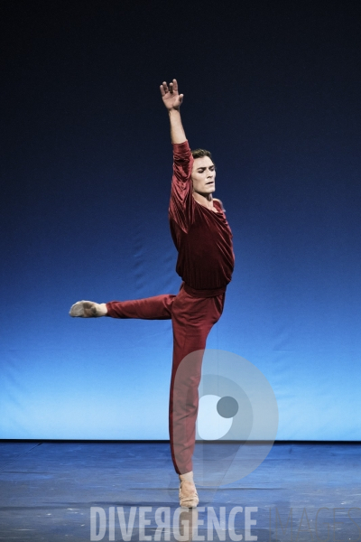 A suite of Dances / Jerome Robbins / étoiles de l opéra