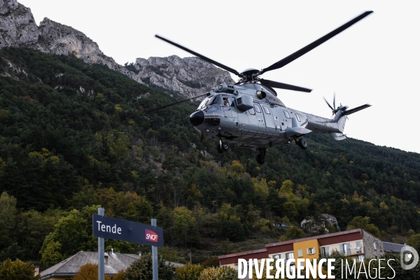 Le président Emmanuel Macron à la rencontre des habitants de Tende, après le passage de la tempête Alex