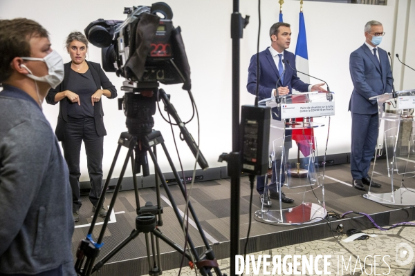 Olivier Véran et Bruno Le Maire: point presse sur l épidémie de Covid-19